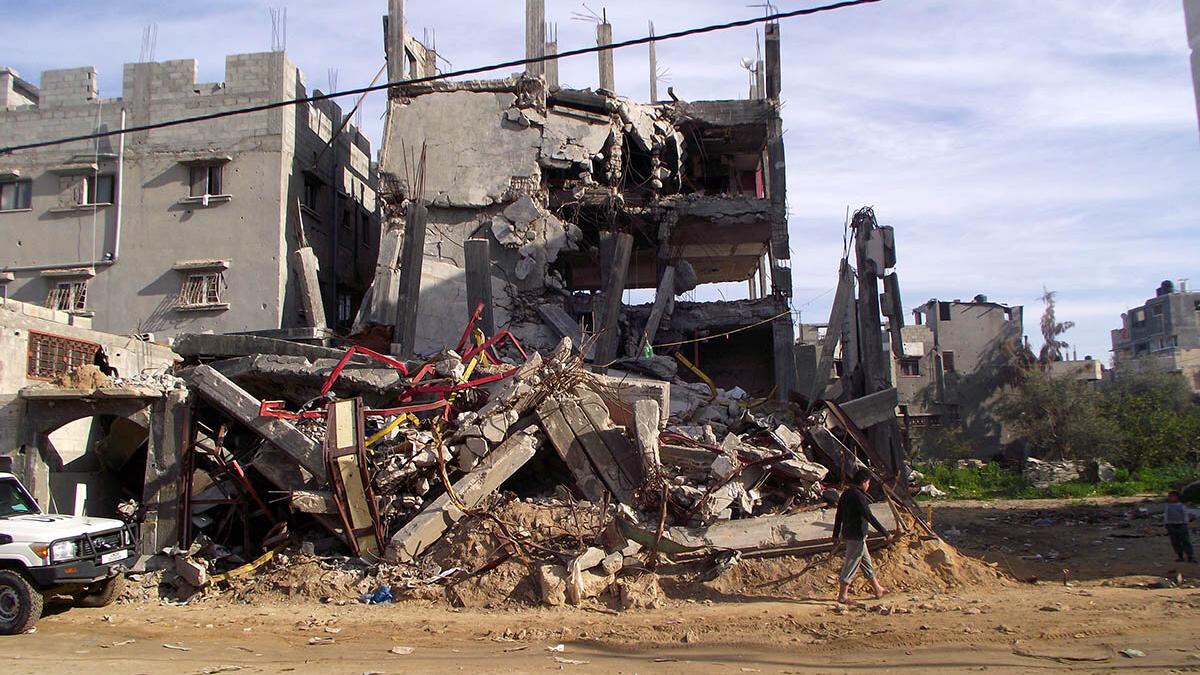 UNMAS supported the UNDP Rubble Removal project in Shejaayea by providing daily on-site ERW training sessions, risk assessments and EOD support.