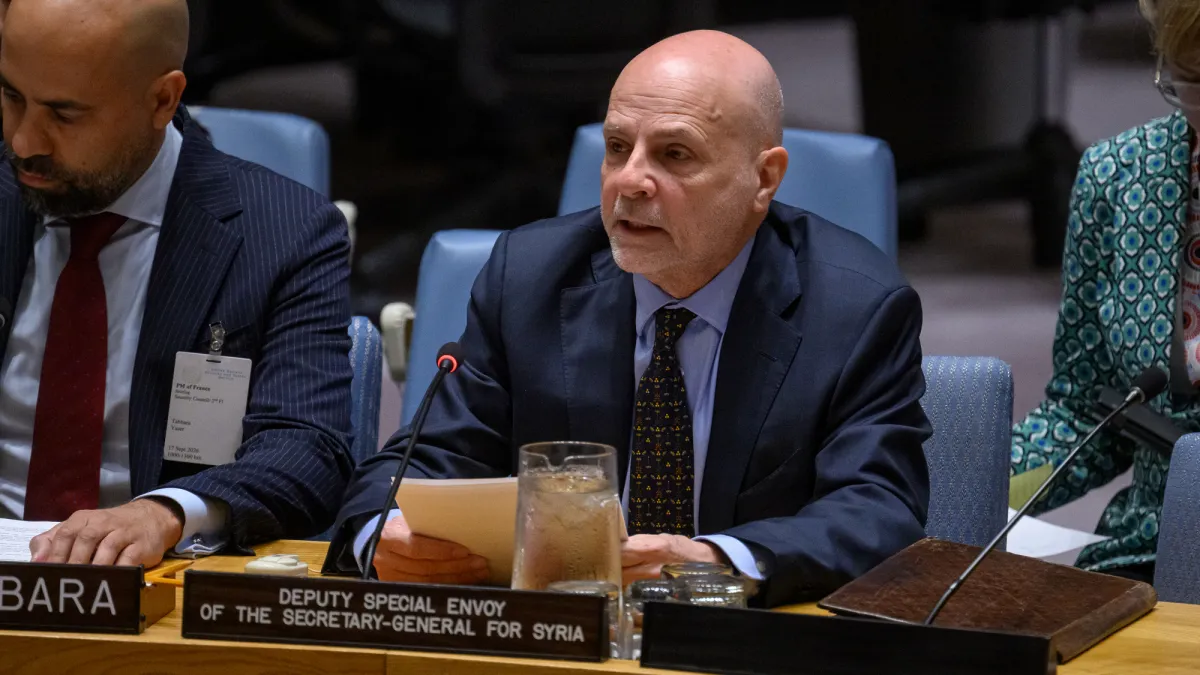 Deputy Secretary General Claudio Cordone briefs the Security Council.