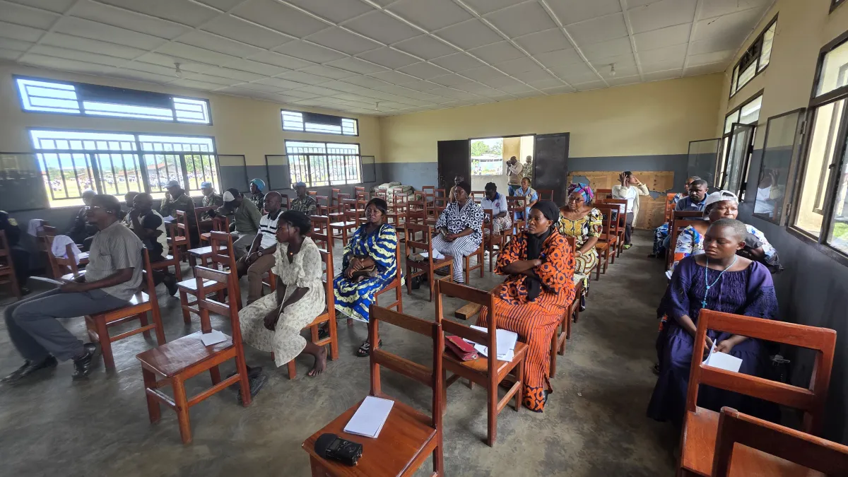 Displaced women from Bulongo