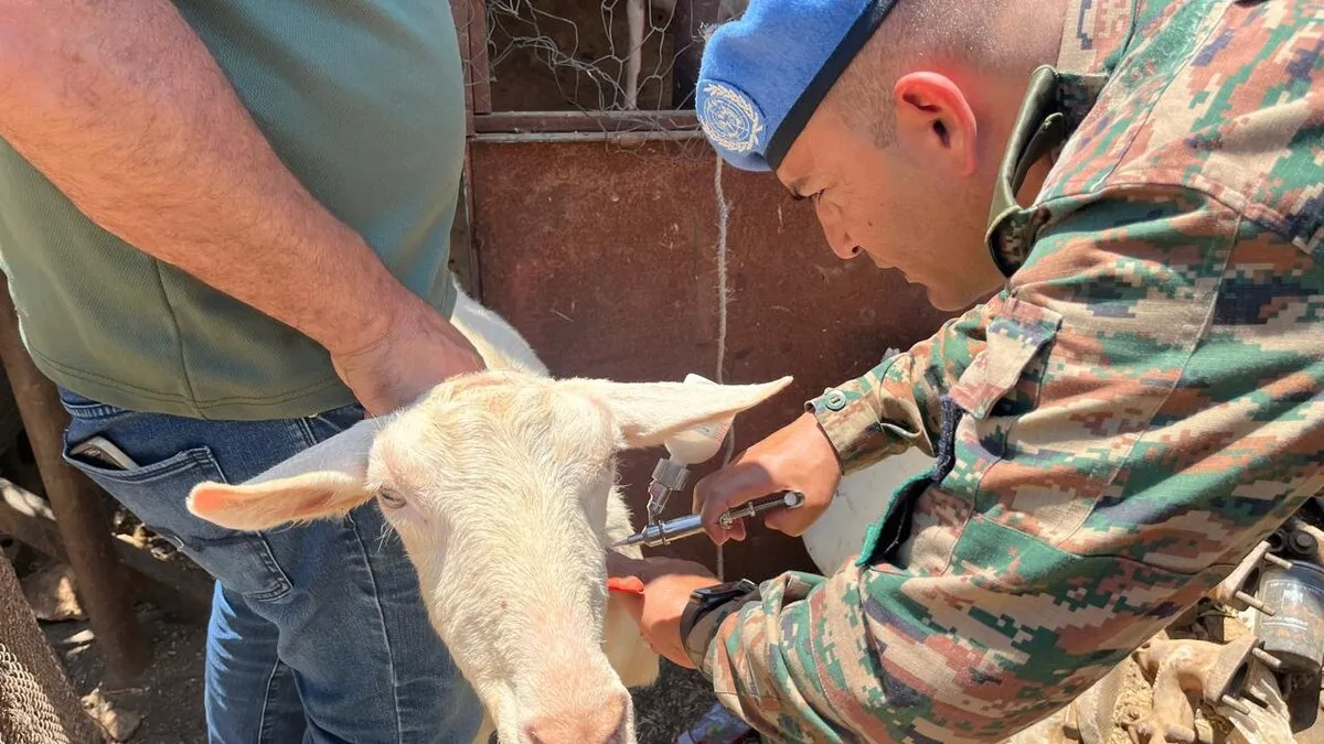 Indian peacekeepers support local farmers against foot-and-mouth disease