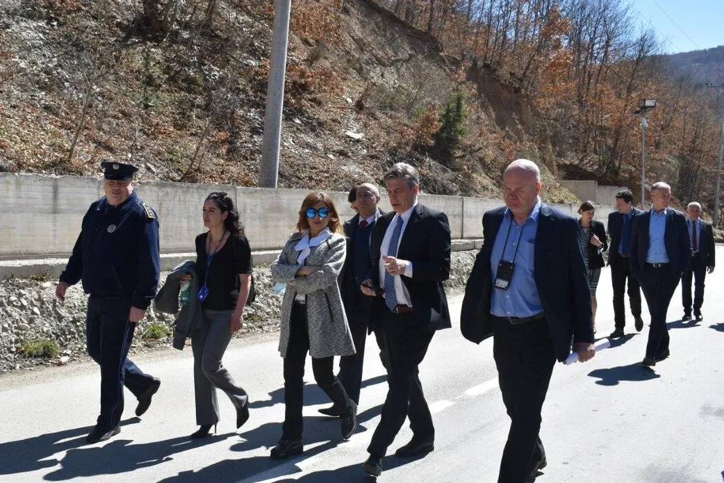 SRSG Ziadeh visits Regional Safe House in Zubin Potok and Gate 31