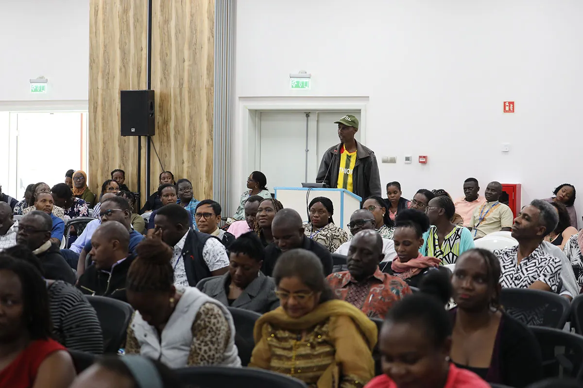 Robert Kayitare asks questions