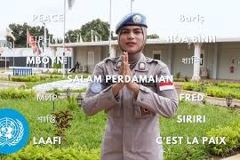A woman peacekeeper