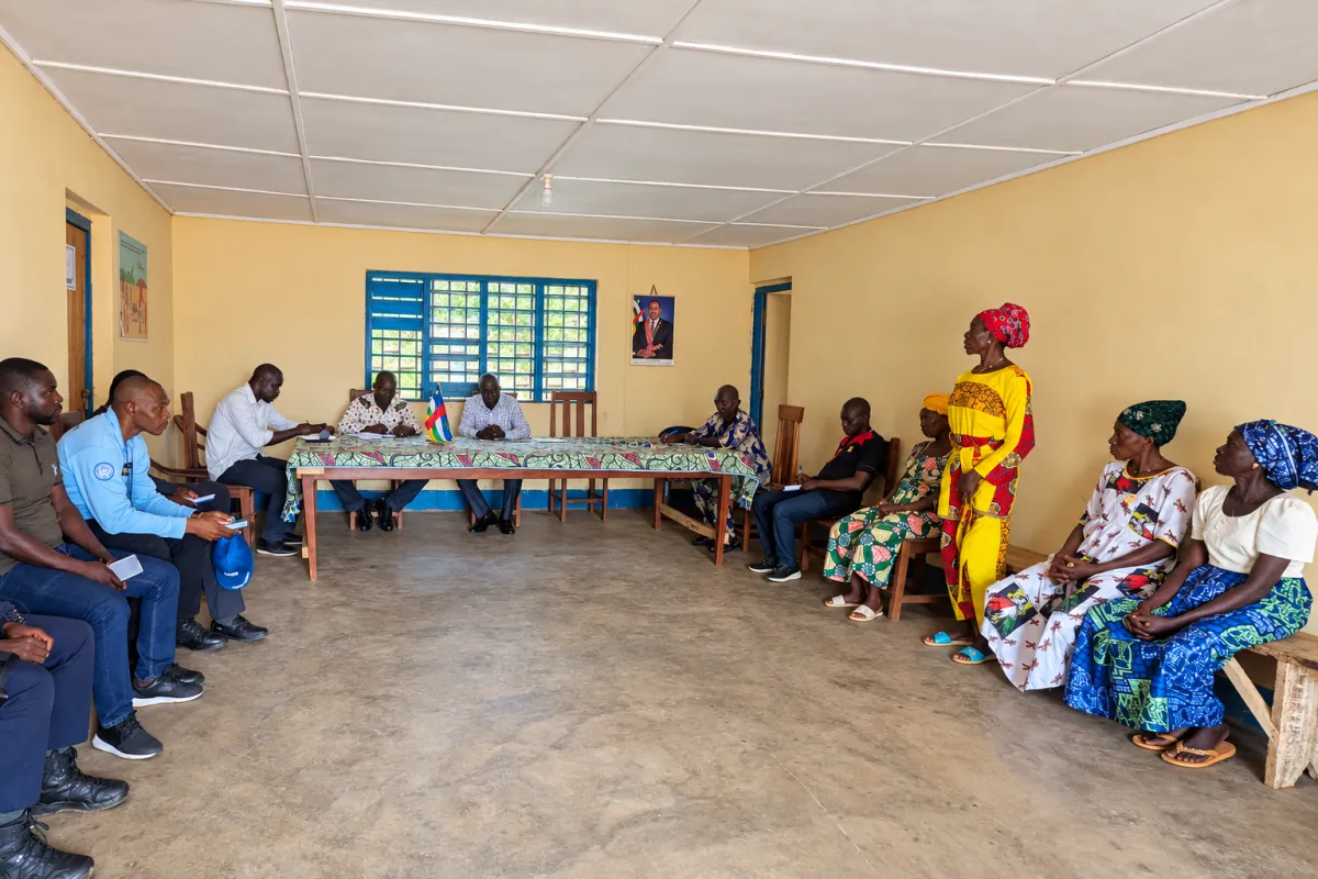 Mbollo Kpata : quatre femmes, quatre hommes. Le nouveau conseil municipal affiche une parité parfaite, avec une représentation égale des femmes et des hommes dans la gestion de la commune. Photo : Syntyche Mantar Tompté