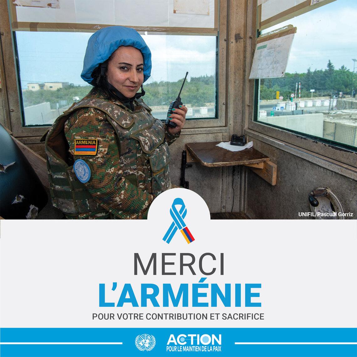 Femme arménienne Casque bleu